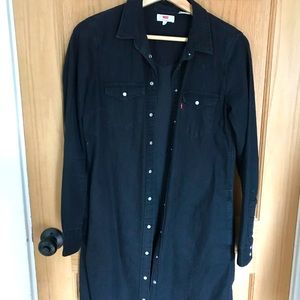 Levi’s black tunic - women’s